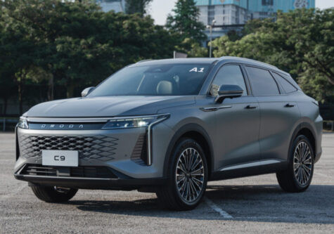 Omoda C9 side angle